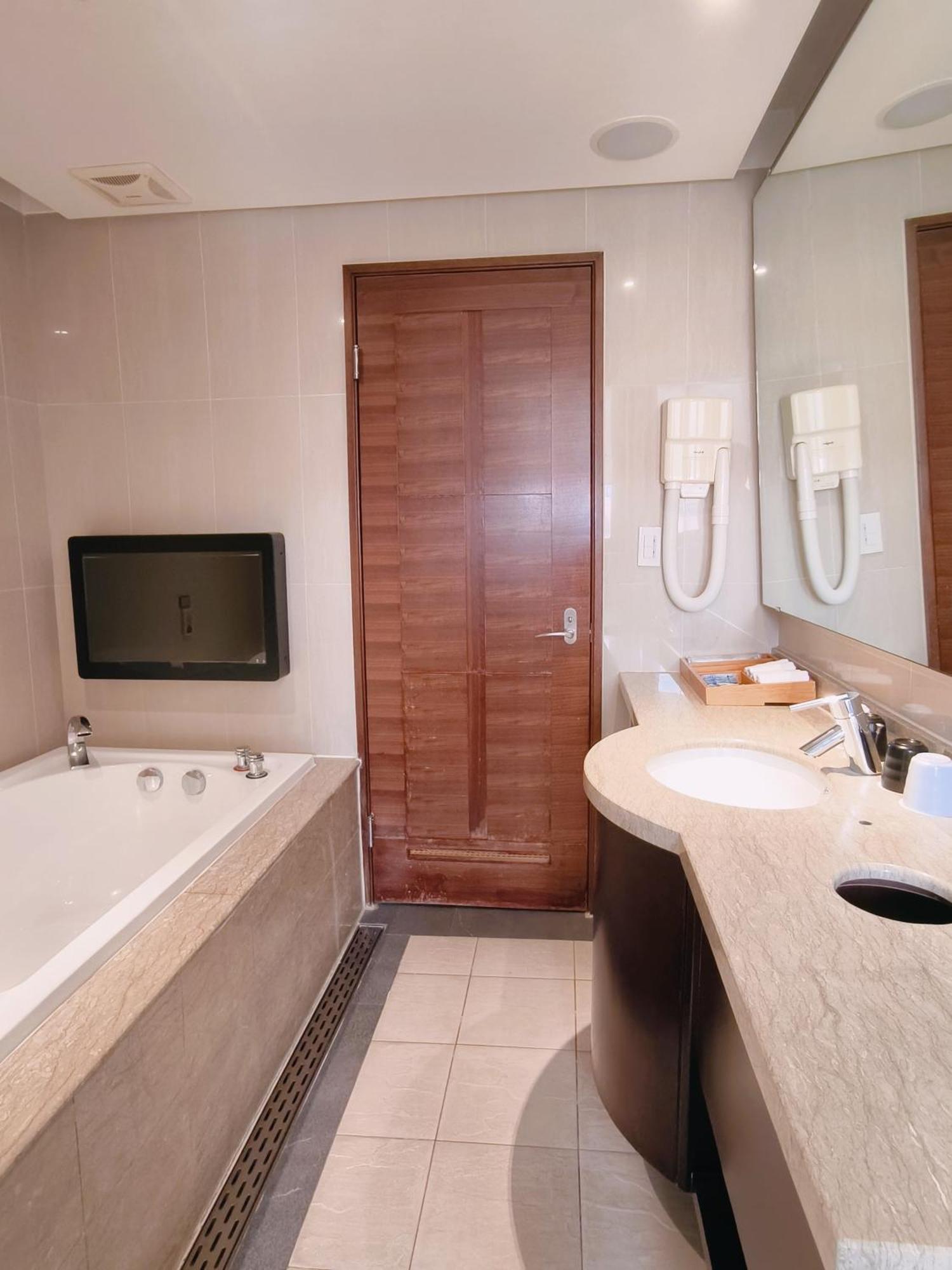 Via Hotel Breeze Taipei Chambre photo
